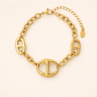 Eclipse Gold bracelet featuring a bold chunky oval link chain design