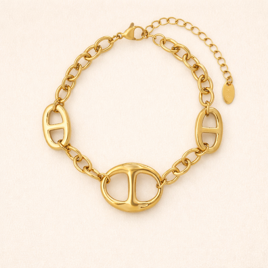 Eclipse Gold bracelet featuring a bold chunky oval link chain design