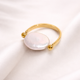 Gold Ring with a large pearl