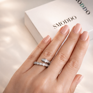 Pave Serpentine Ring with a Smoddo 