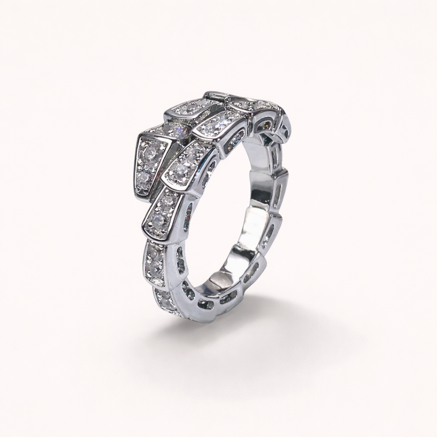 Pave Serpentine Silver ring with diamond