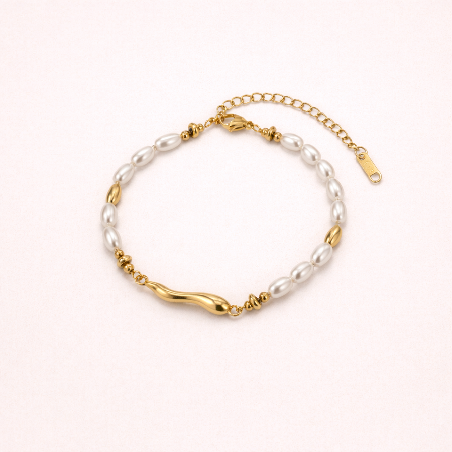 Gold pearl bracelet 