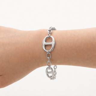 Silver bracelet with horsebit links 