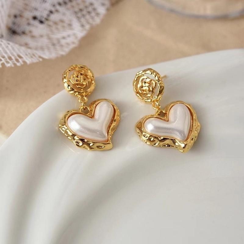 Pearl Love Earrings