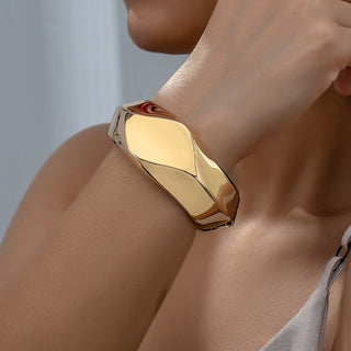 Sculpted Cuff - SMODDO